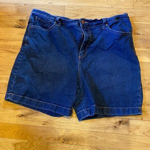 Gloria Vanderbilt shorts